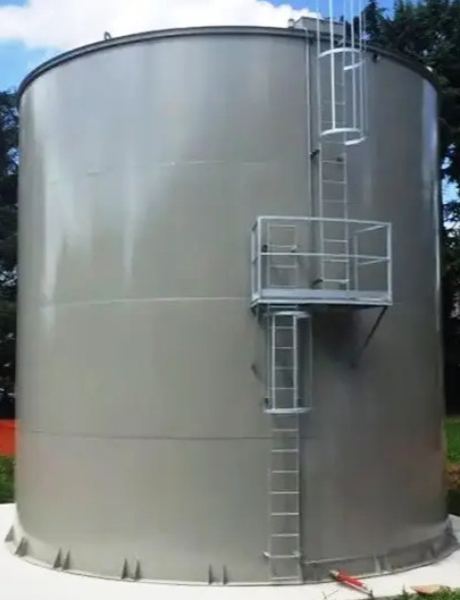 РВС 300. Ємність об'ємом 300 кубометрів.